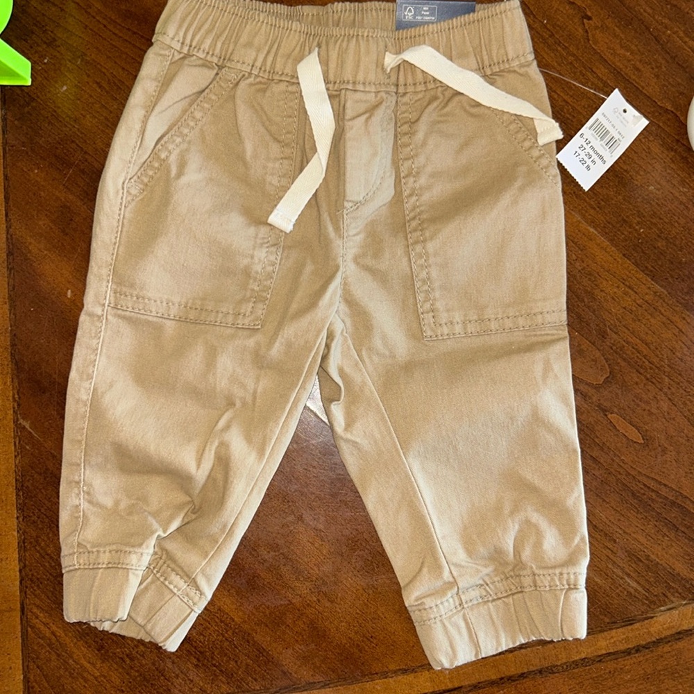 NWT Gap Baby Cargo Khaki pants 6-12month
